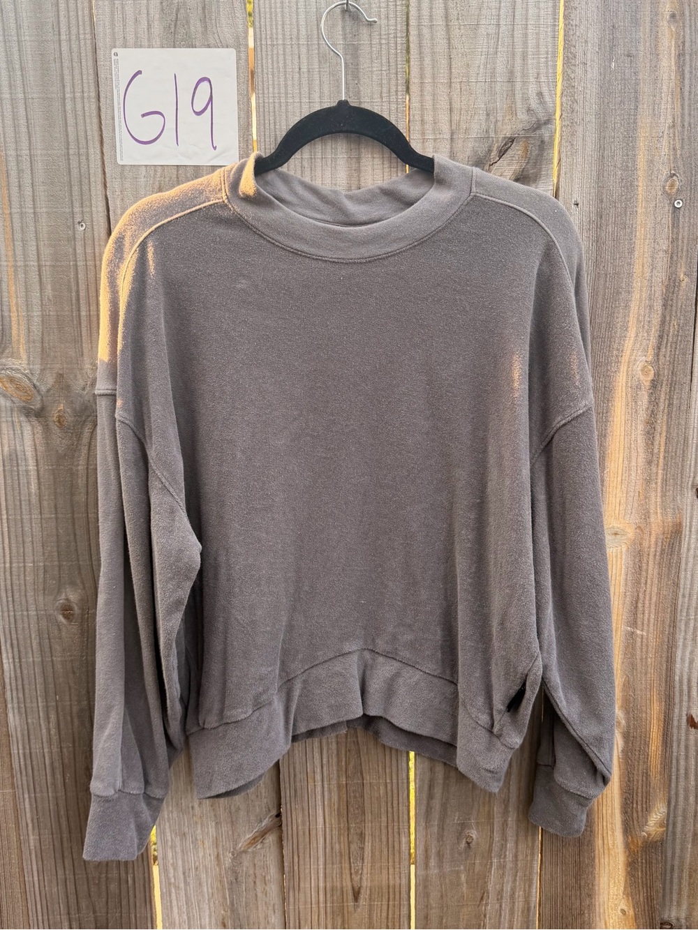 Varley Relaxed Crewneck Sweater in Taupe Gray Size small